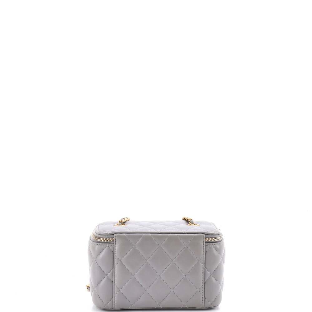 Chanel Pearl Crush Vanity Case With #249632C39B - Picture 3 of 7